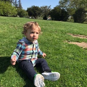 Hello ladies! Help my mommy clean out her closet!